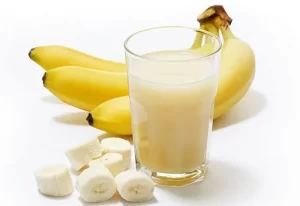 Natural banana face mask for skin whitening and smooth, glowing skin at home.