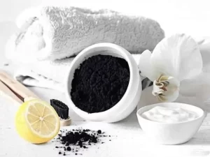 Charcoal, yogurt, and lemon brightening blend for oily skin.