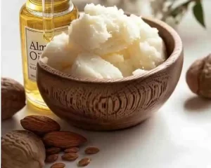 Natural lip masks with shea butter and almond oil as lip sleeping mask.