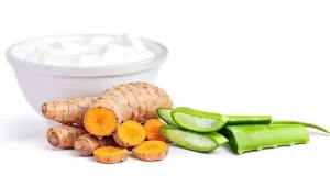 A golden blend of turmeric, yogurt, and aloe vera for pigmentation.